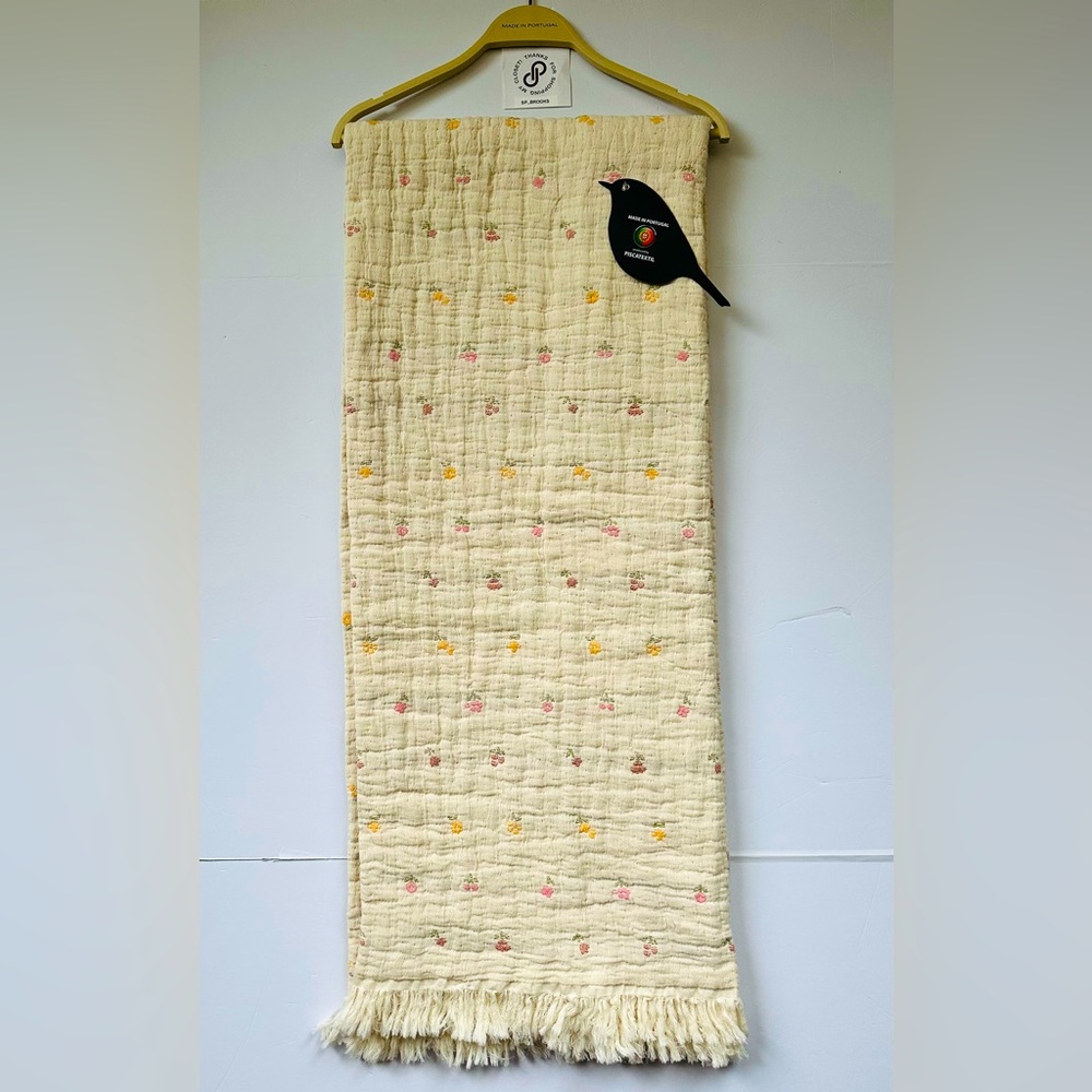 🎁Piscatextil Throw Blanket - Scattered Blooms